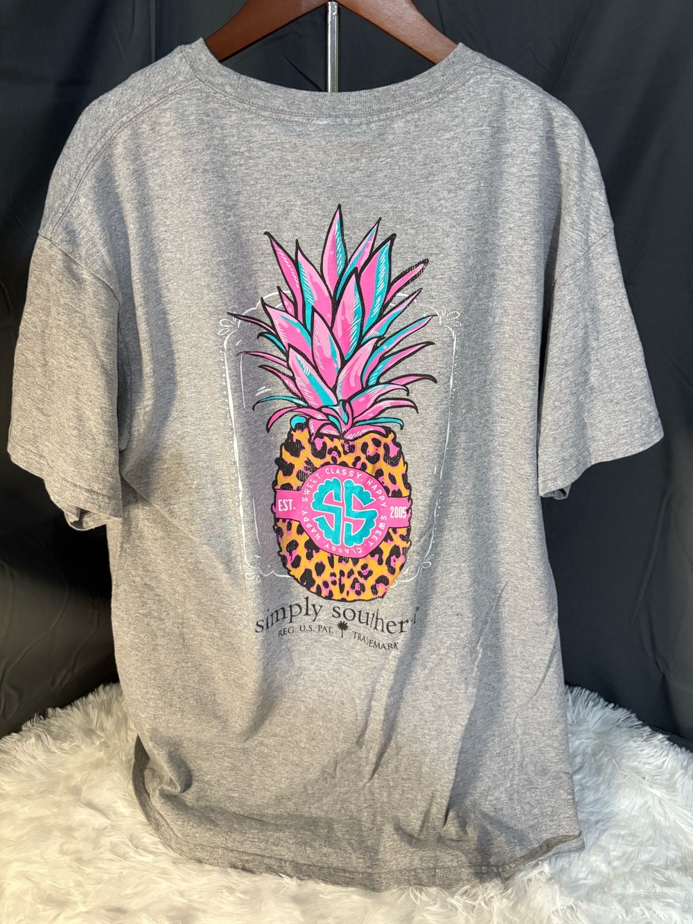 Simply southern pineapple leopard print tee shirt large NWOT